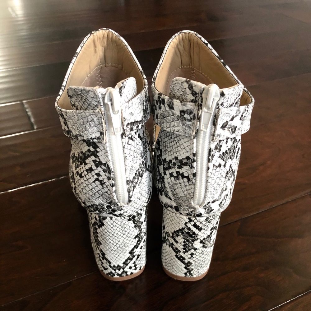 ‼️PRICE IS FIRM ‼️Snakeskin open side booties - Picture 7 of 8
